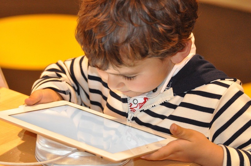 bambini e smartphone